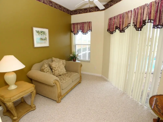 4 BED Pool Home ON Golf Community