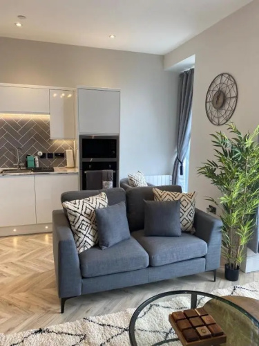 Belmont Apartment 2