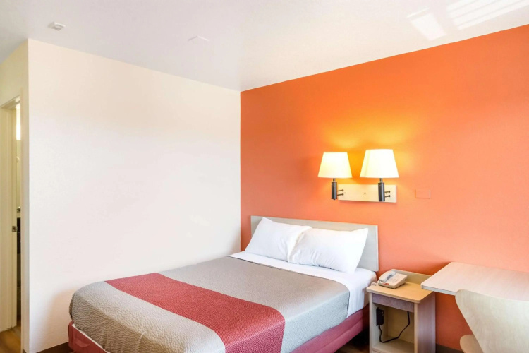 Motel 6 Redding, CA - Central