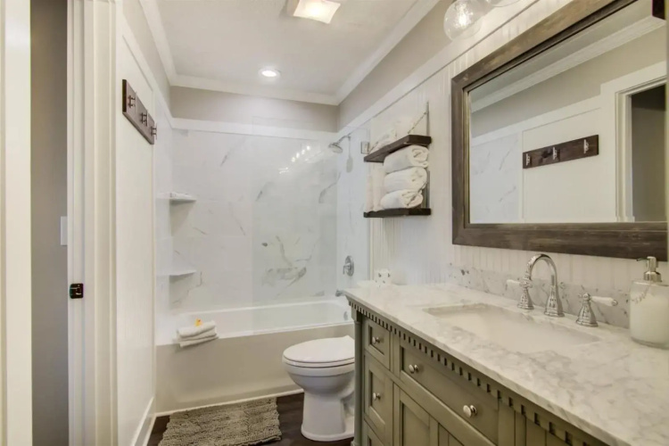 8 A, One Bedroom Condo