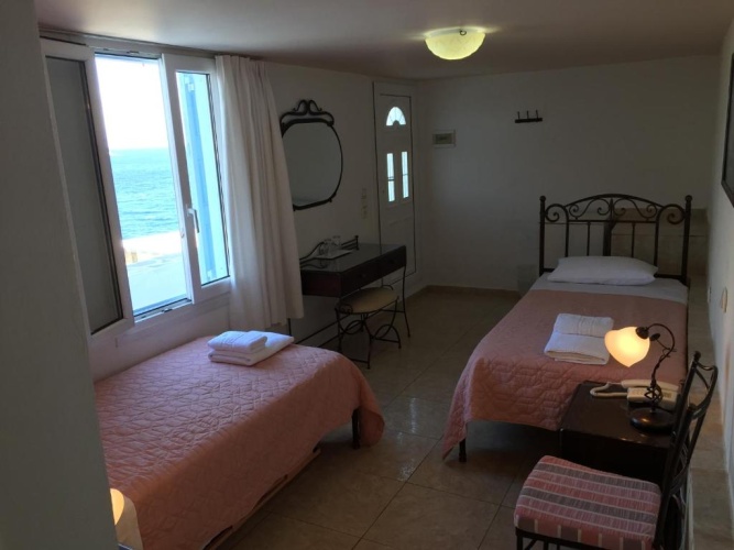 Economy Twin room with sea view