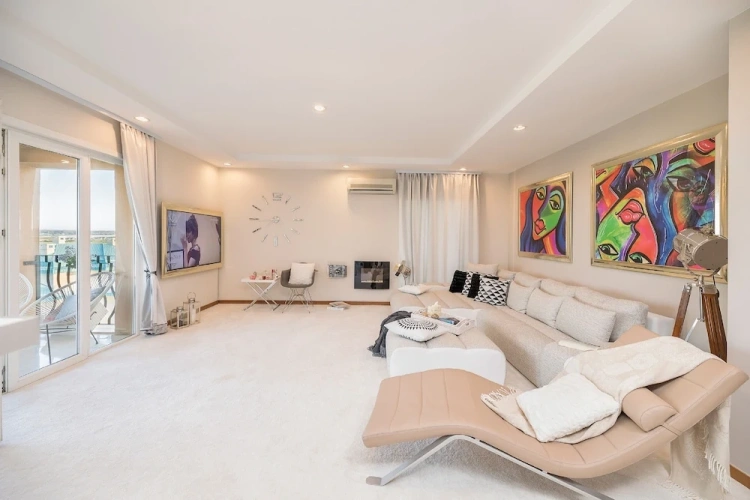 2 Bedrooms Premium Apartment with balcony
