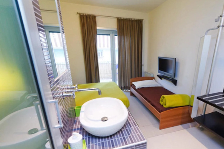 Moai Home