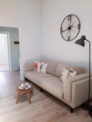 House Sidro, Stari Grad