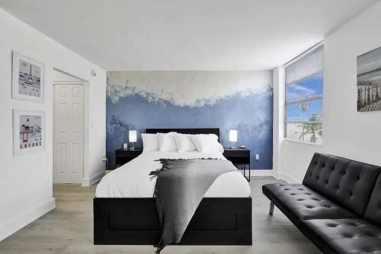 Ocean Dr 1BR Miami Beach Getaway