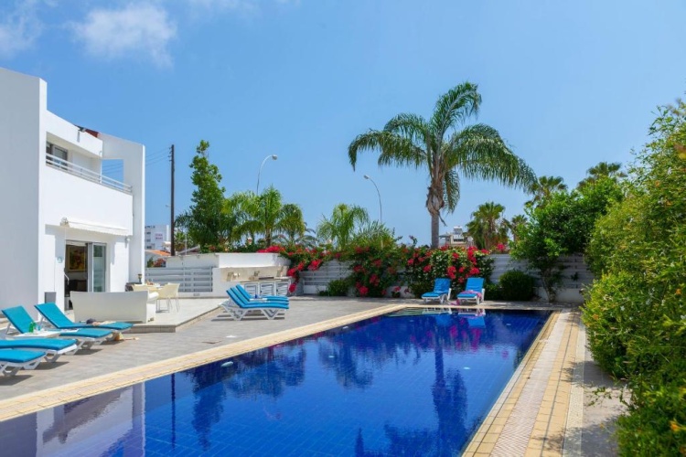 Deluxe Villa