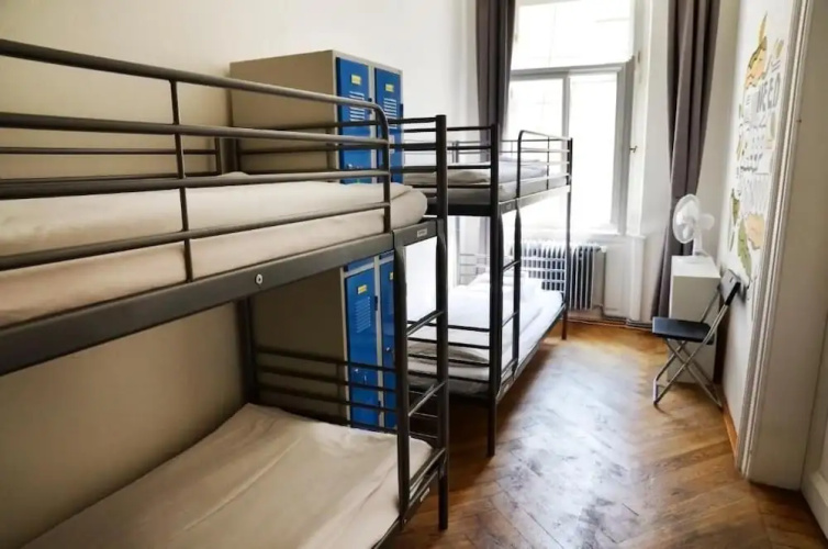 The Republic Garden - Hostel