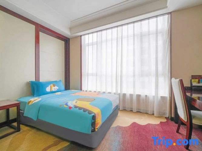Deluxe Family Suite
