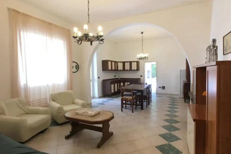4 Bedrooms Villa