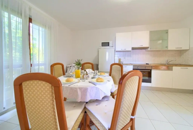 Apartment with balcony