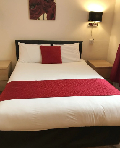 Whites Hotel