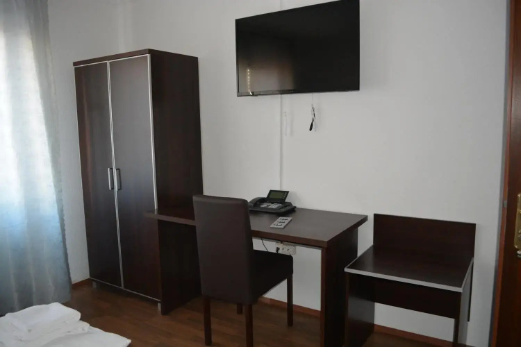 B&D Hotel