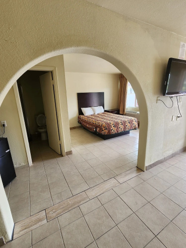 HomeTown Inn and Suites
