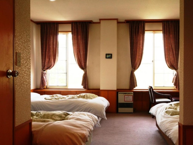 Standard Triple room