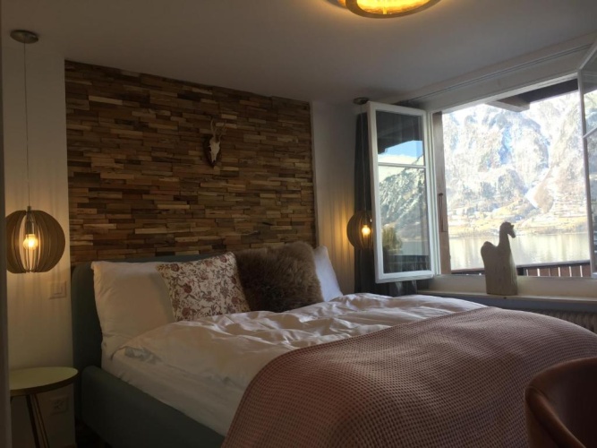Deluxe Double room with balcony and with lake view