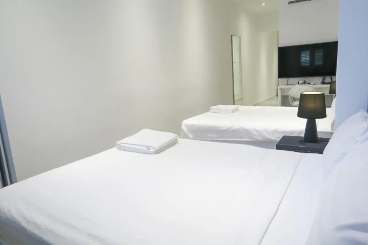 Comfy Studio 3 by ReCharge