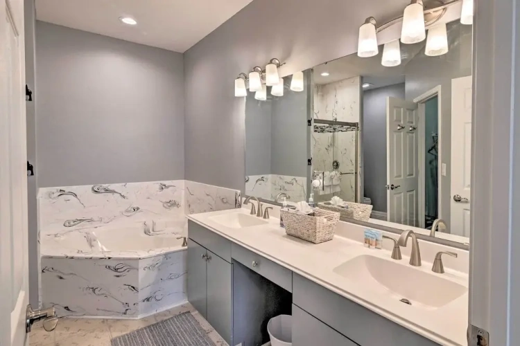 3 Bedrooms Apartment