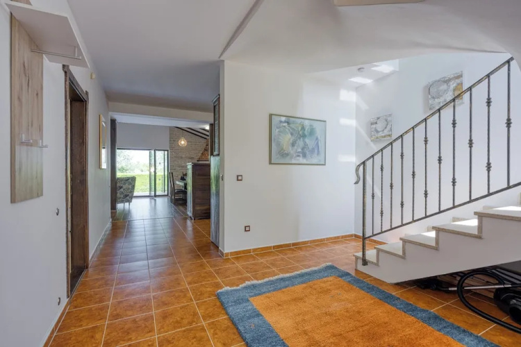 Villa Kristina With Pool