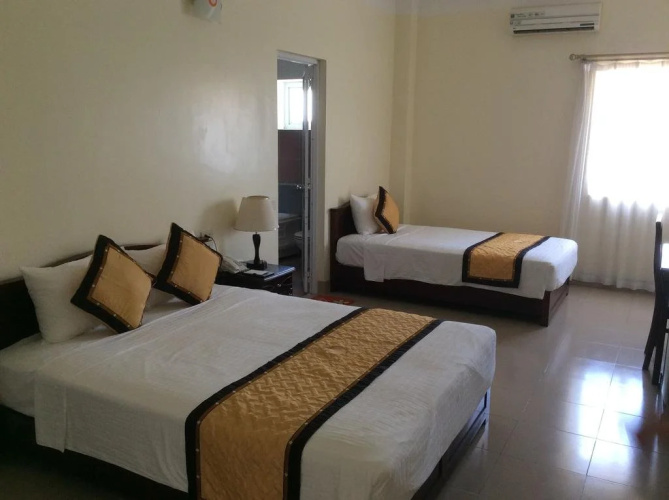 Square Hotel