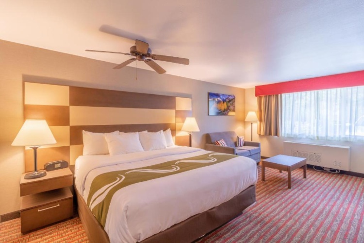 Standard room with balcony and with view