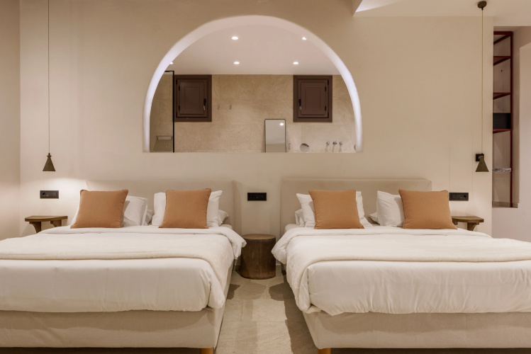 Pelican Bay Hotel
