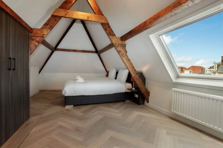 2 Bedrooms Quadruple Apartment