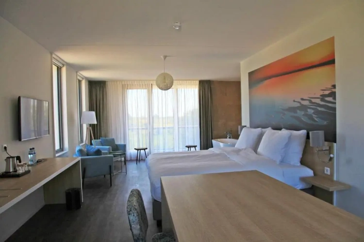 Suite with balcony