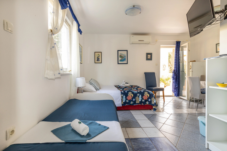 Beach Apartment Alenka Blue