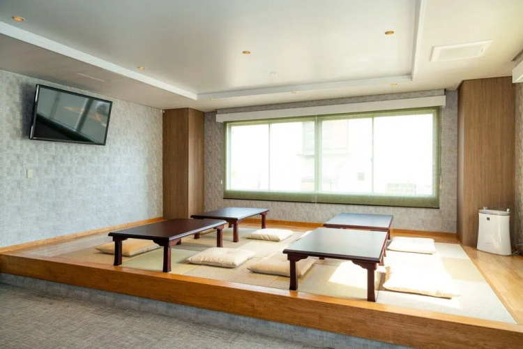 Cabinet Hotel WOWS