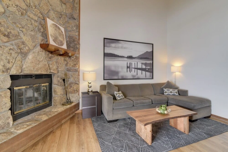 3 Bedrooms Apartment