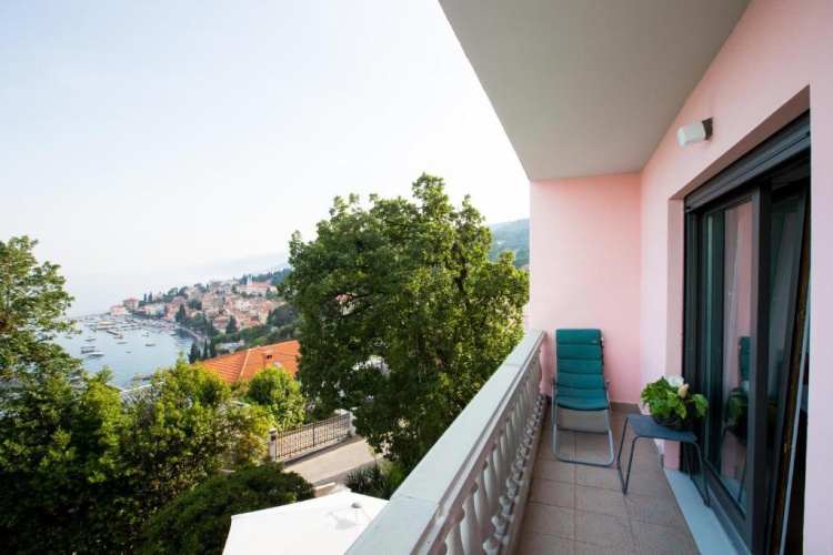 3 Bedrooms Apartment with sea view