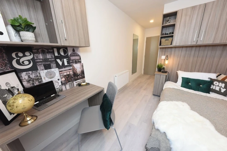 2 Bedrooms Classic Apartment