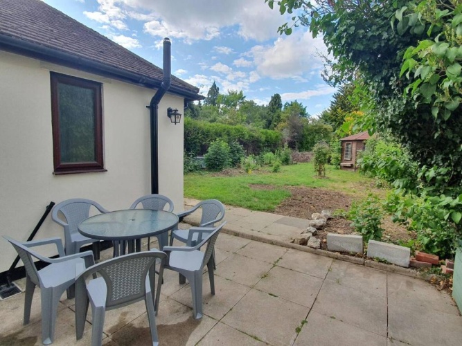 4 Bedrooms Cottage