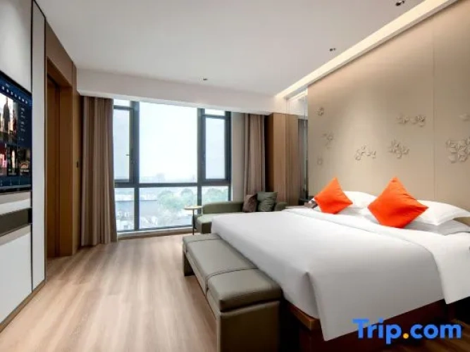 Executive Suite with lake view