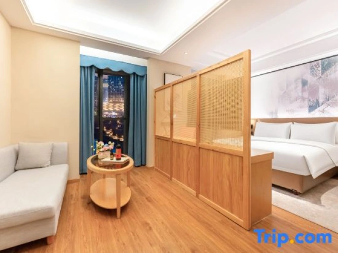 Suite with lake view