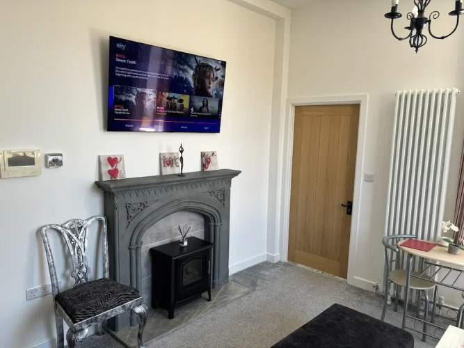 Barnstaple - Apartment- Sleeps 2 - Parking