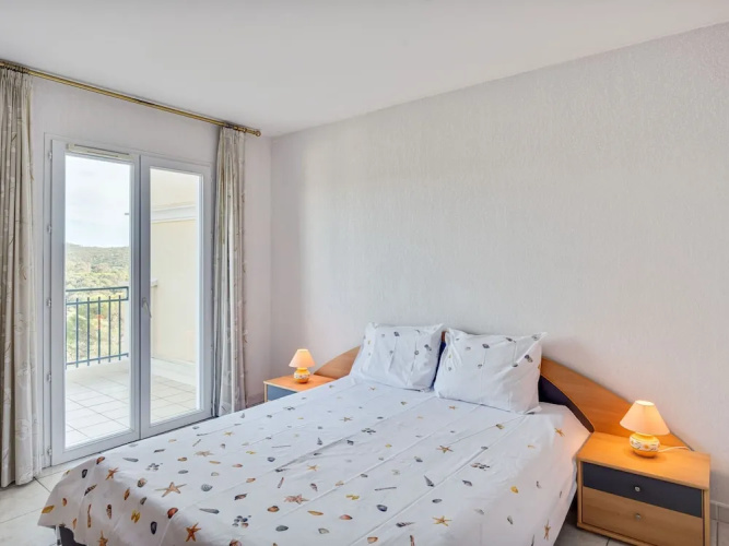 Modern Holiday Home in Saint-raphaël With Private Pool