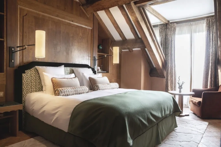 Superior room