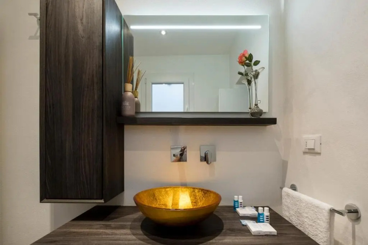 Silver Novella Luxury Apartment