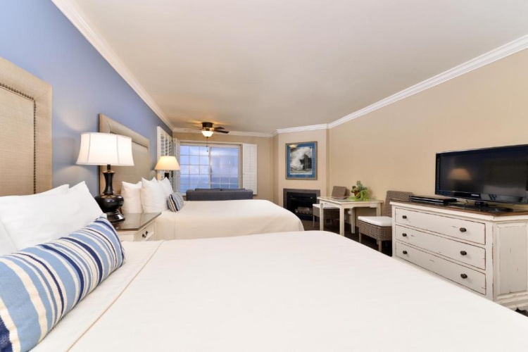 Standard Quadruple room with ocean view
