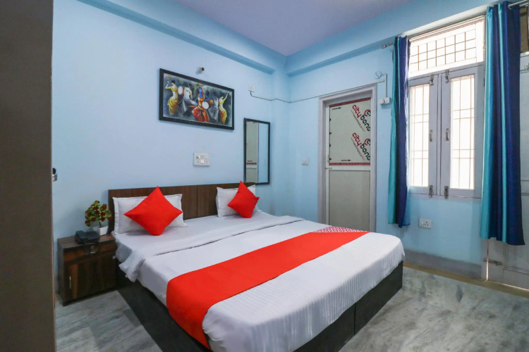 OYO 70576 Blue Moon