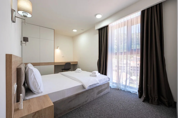 Rooftop Apartments & Rooms