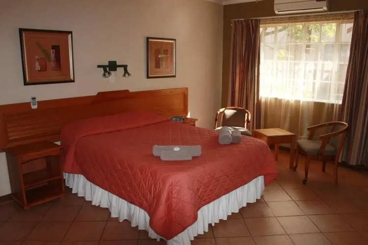 Jacaranda Lodge