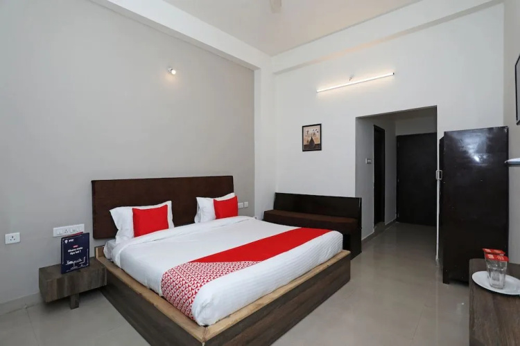 OYO 10967 Dhola Maru Resort