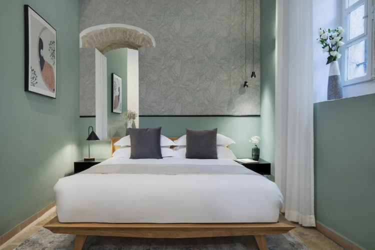 Villa Albi - Machne Yehuda Hotel