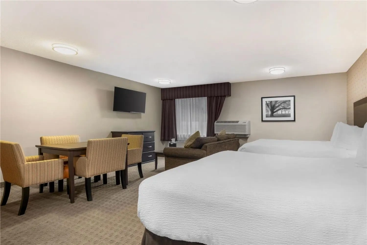 Quadruple Family Suite