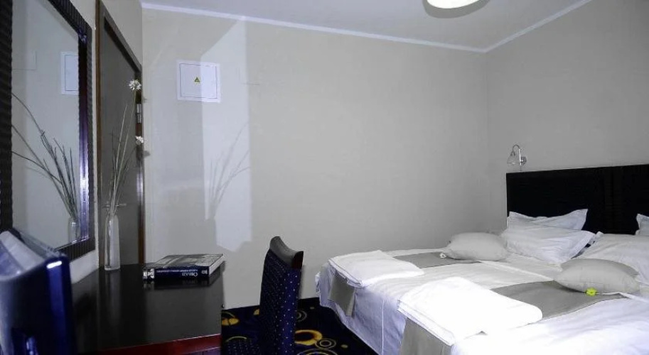 Hotel 365
