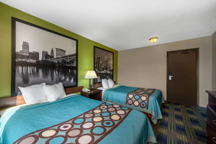 Super 8 Cleveland