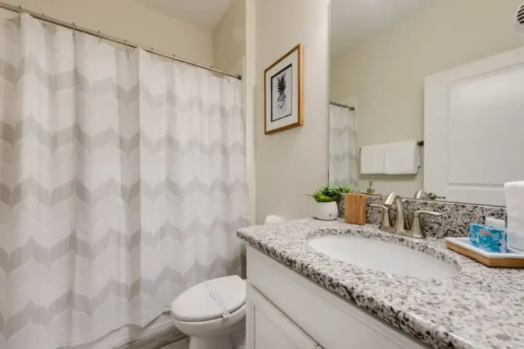 Luxury 5BR Home Private Pool Prime Location
