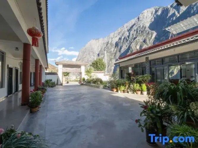 Yifeng Homestay (Tiger Leaping Gorge)